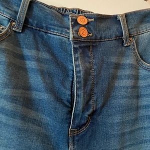 Terra Sky cute cuffed crop jeans. Elastic back